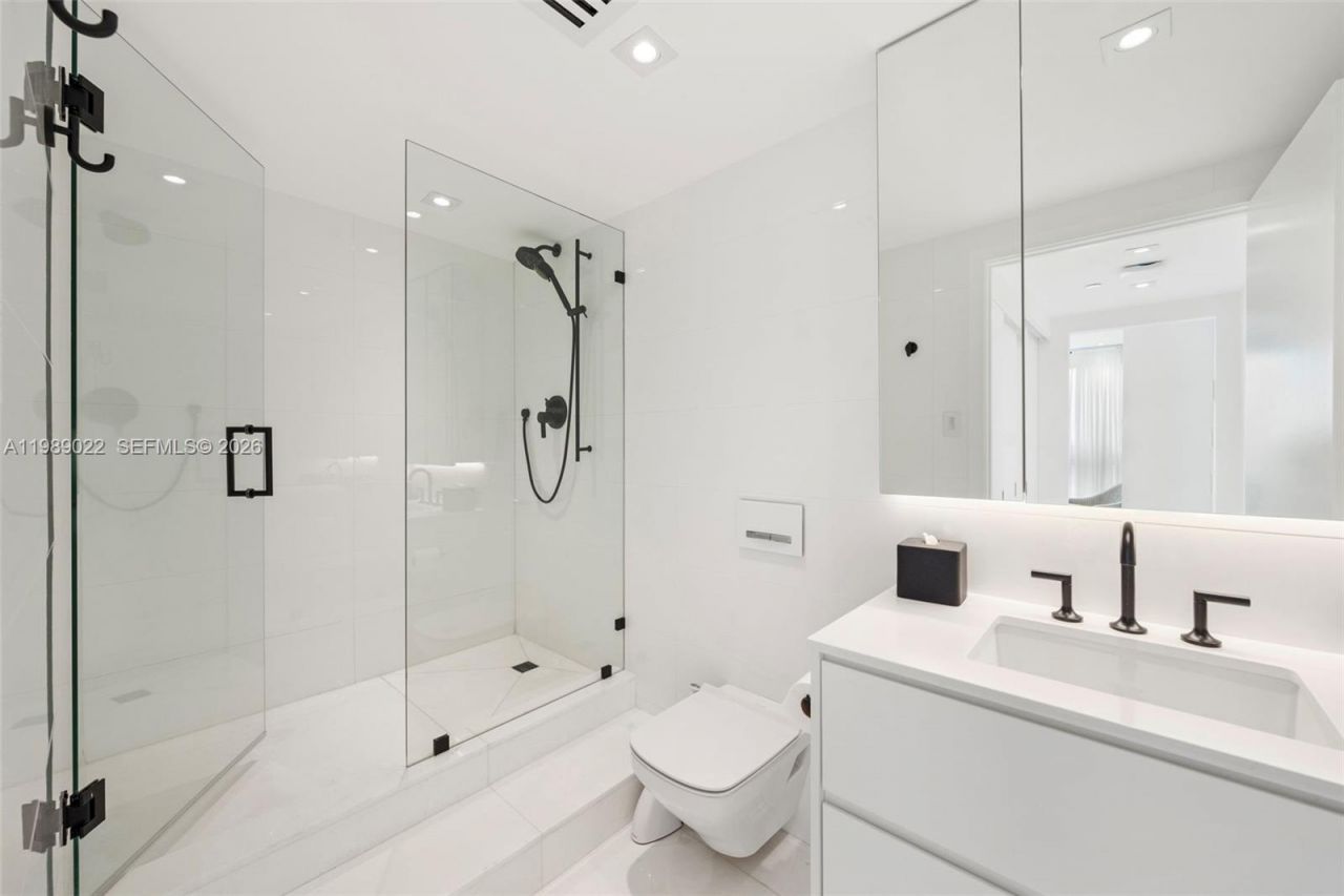 9999 Collins Ave, Unit 11J, Bal Harbour, FL 33154 Photo