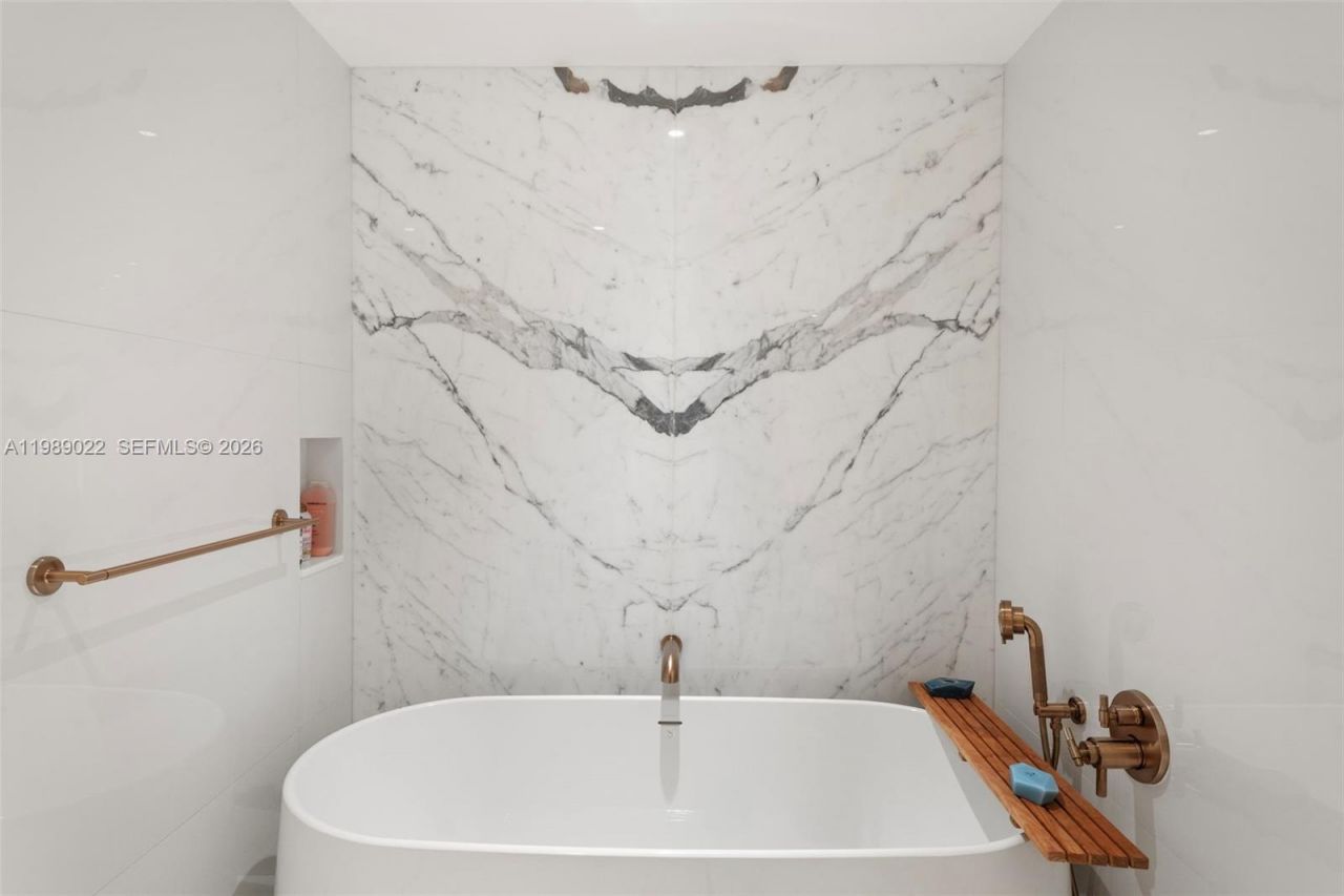 9999 Collins Ave, Unit 11J, Bal Harbour, FL 33154 Photo