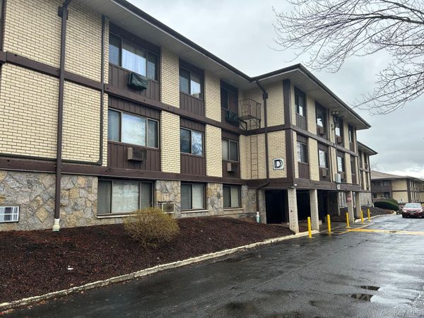 256 N.Main Street, Unit D10, Spring Valley, NY 10977