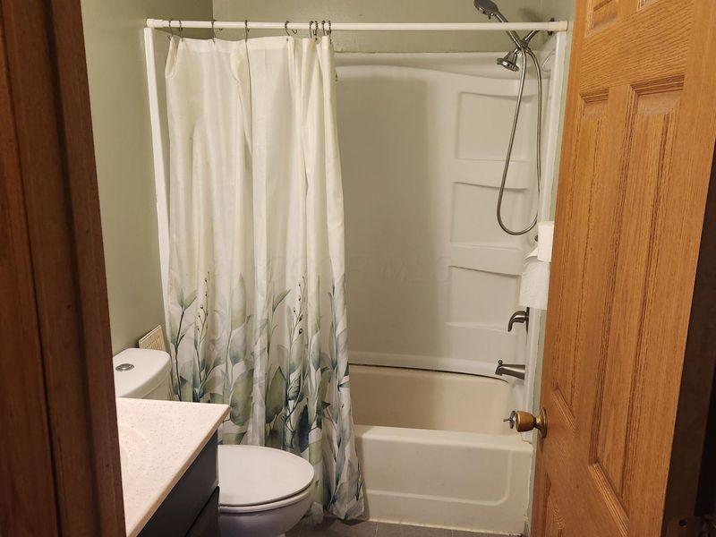 620 Mistletoe Court, Columbus, OH 43230 Photo 11