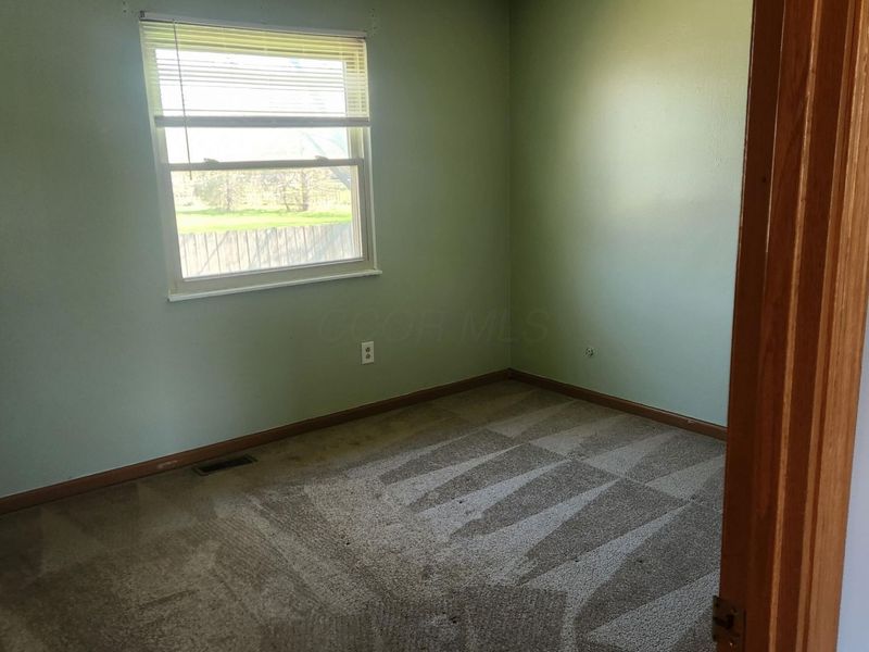 620 Mistletoe Court, Columbus, OH 43230 Photo 9