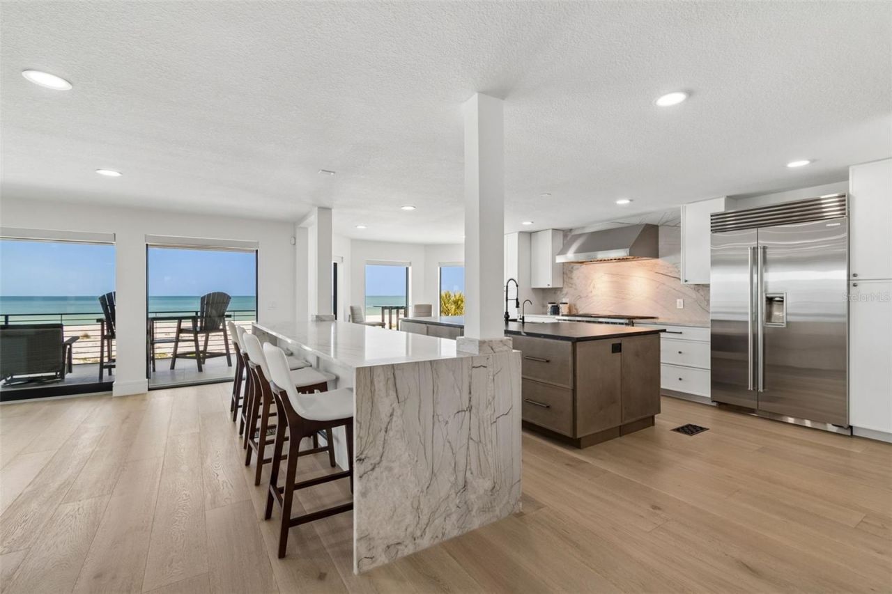 930 Eldorado Avenue, Clearwater Beach, FL 33767 Photo