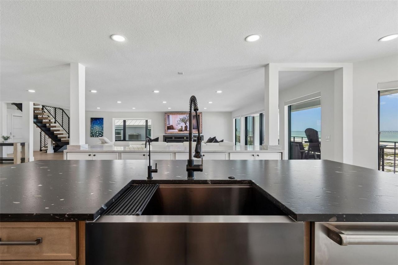 930 Eldorado Avenue, Clearwater Beach, FL 33767 Photo