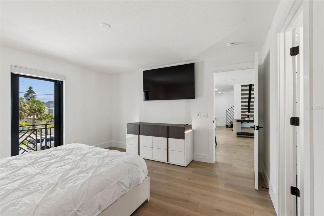 930 Eldorado Avenue, Clearwater Beach, FL 33767 Photo