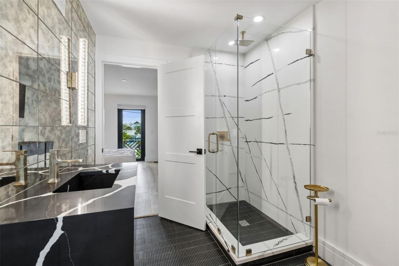 930 Eldorado Avenue, Clearwater Beach, FL 33767 Photo