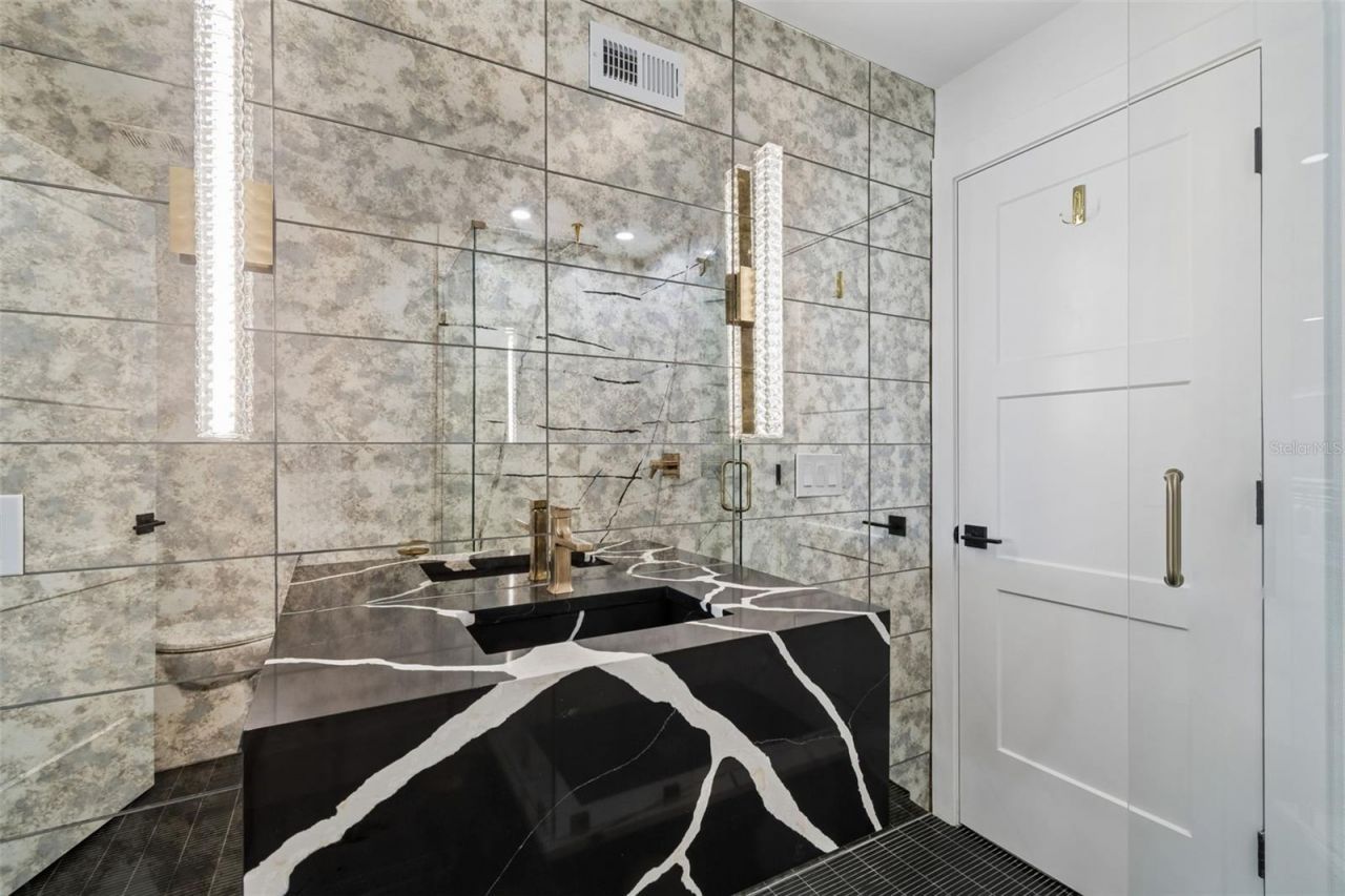 930 Eldorado Avenue, Clearwater Beach, FL 33767 Photo