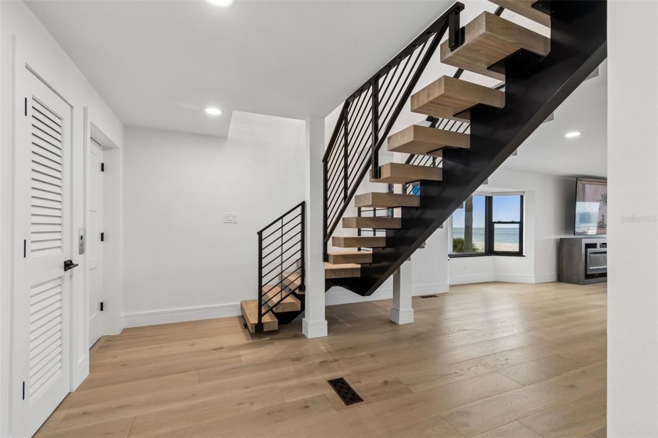 930 Eldorado Avenue, Clearwater Beach, FL 33767 Photo