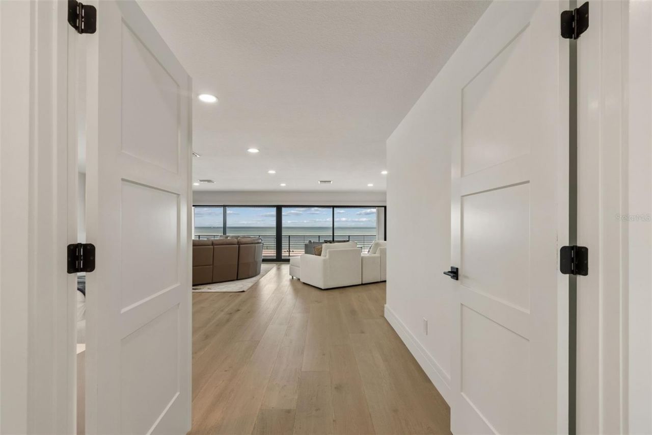 930 Eldorado Avenue, Clearwater Beach, FL 33767 Photo