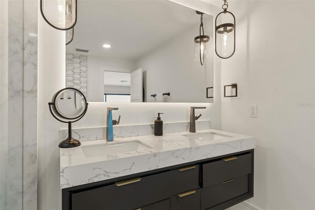 930 Eldorado Avenue, Clearwater Beach, FL 33767 Photo