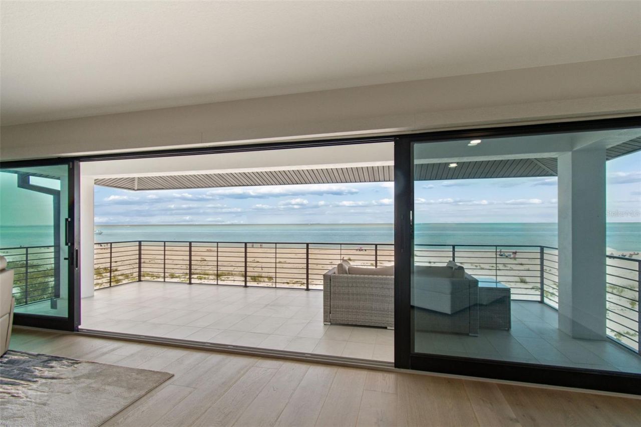 930 Eldorado Avenue, Clearwater Beach, FL 33767 Photo