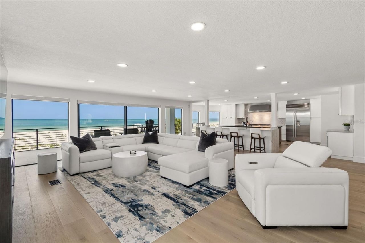 930 Eldorado Avenue, Clearwater Beach, FL 33767 Photo