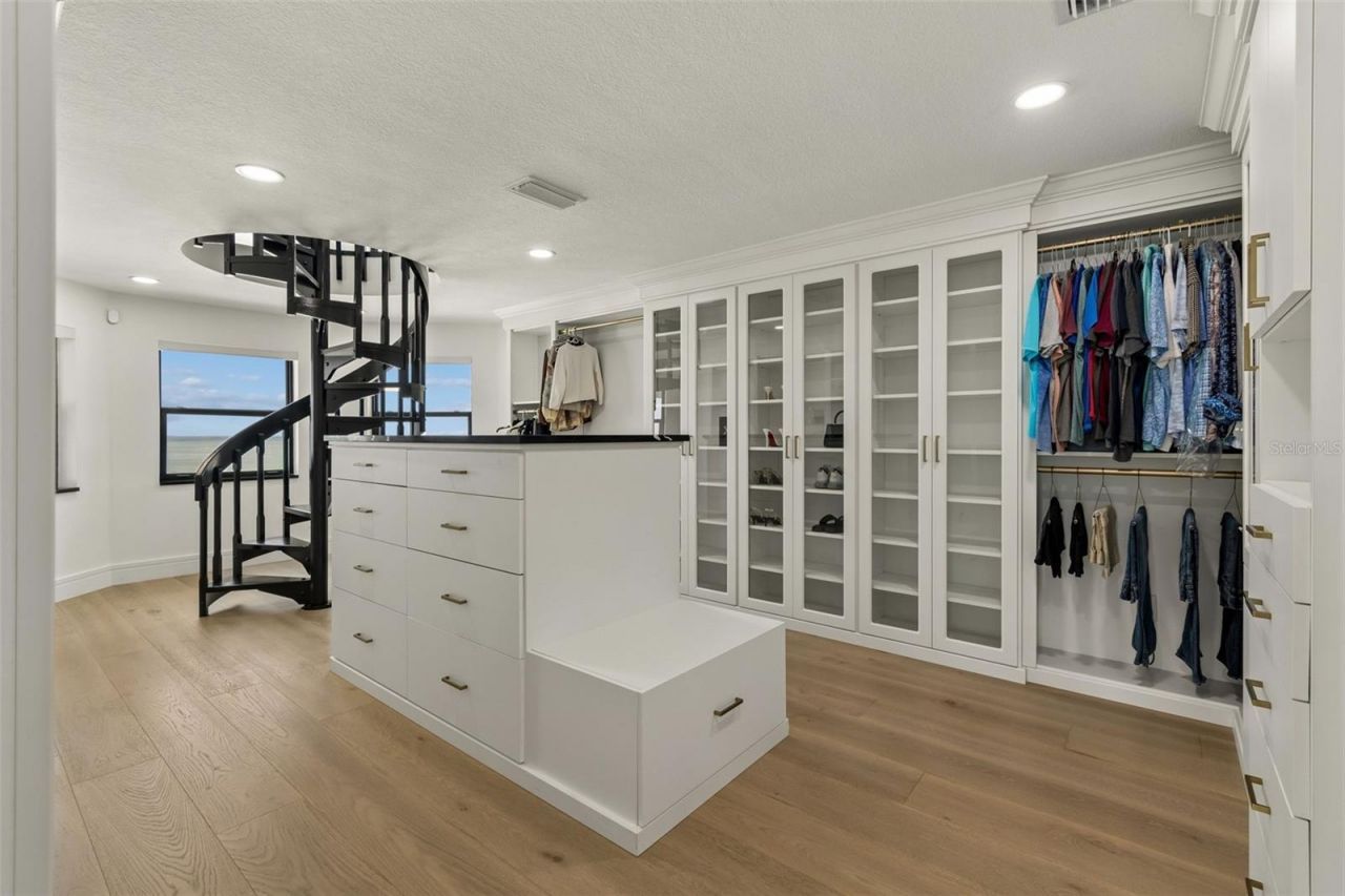 930 Eldorado Avenue, Clearwater Beach, FL 33767 Photo