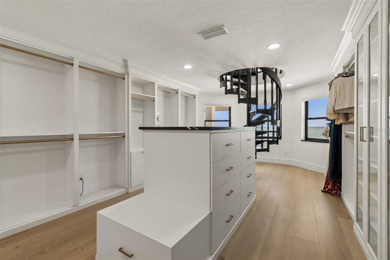 930 Eldorado Avenue, Clearwater Beach, FL 33767 Photo