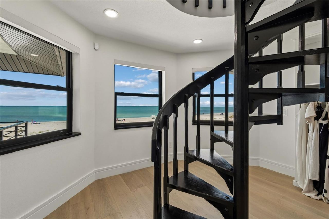 930 Eldorado Avenue, Clearwater Beach, FL 33767 Photo