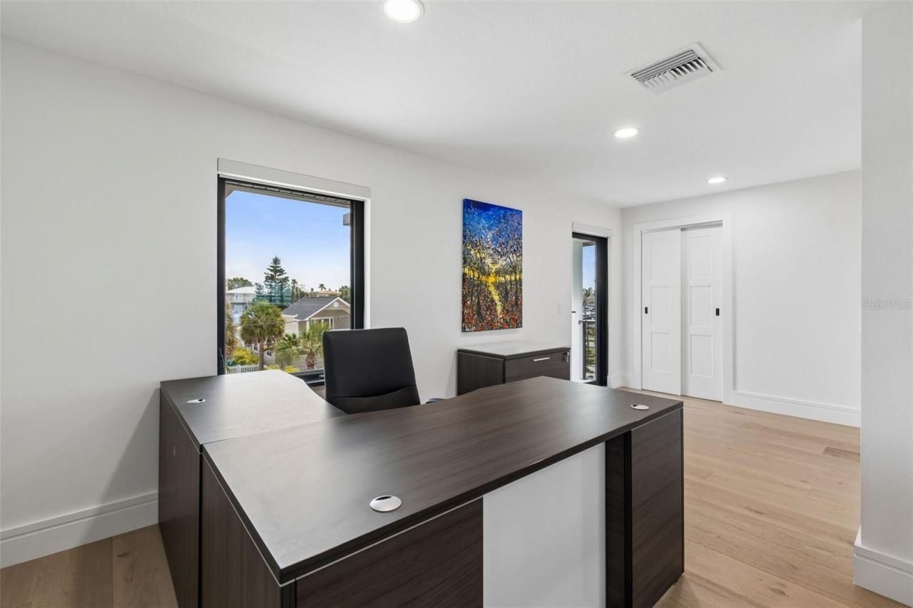 930 Eldorado Avenue, Clearwater Beach, FL 33767 Photo