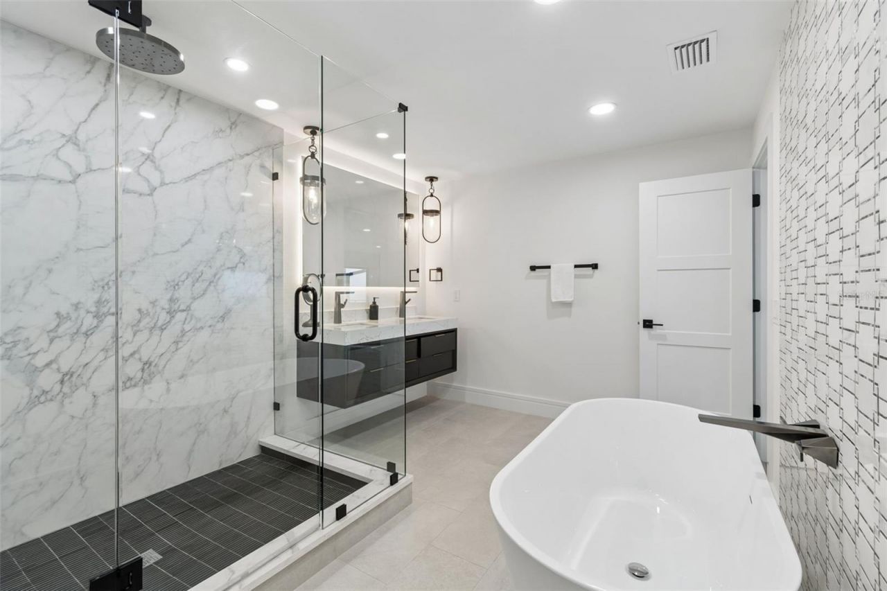 930 Eldorado Avenue, Clearwater Beach, FL 33767 Photo