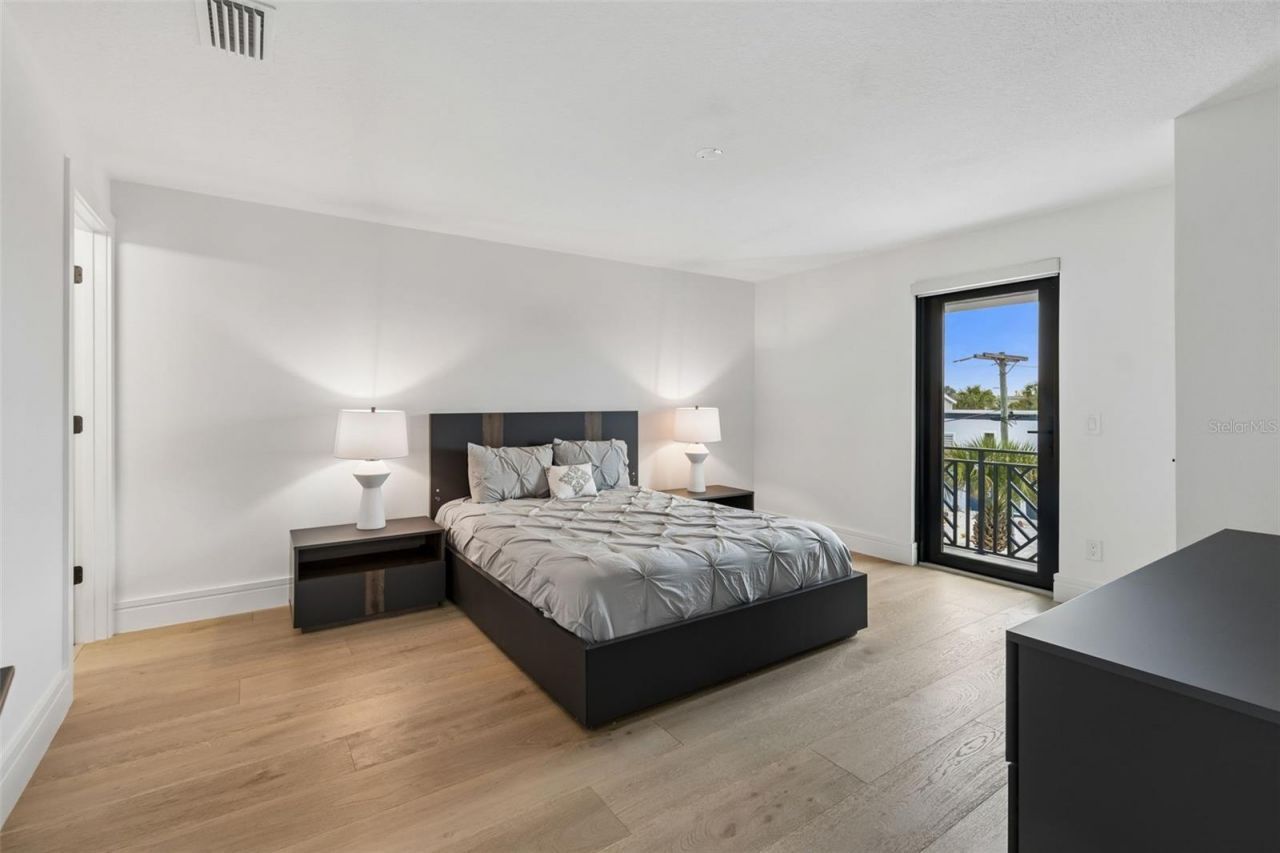 930 Eldorado Avenue, Clearwater Beach, FL 33767 Photo