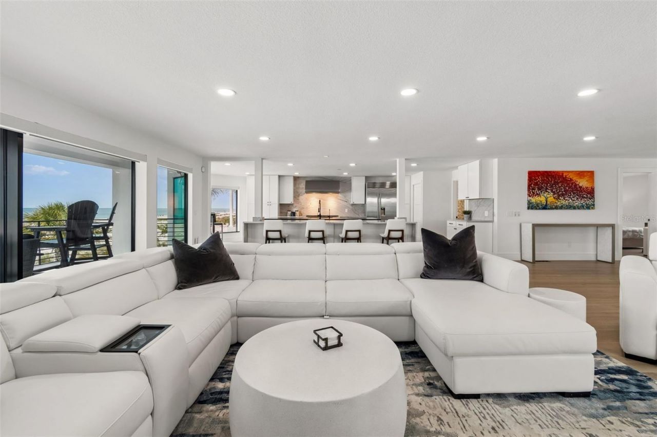 930 Eldorado Avenue, Clearwater Beach, FL 33767 Photo