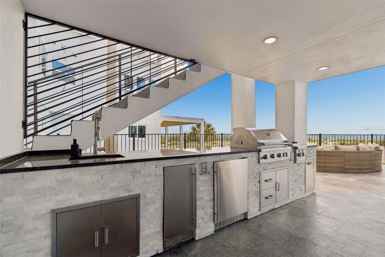 930 Eldorado Avenue, Clearwater Beach, FL 33767 Photo