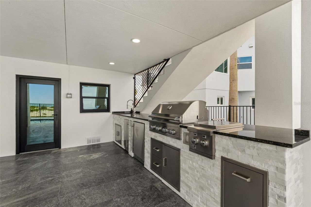 930 Eldorado Avenue, Clearwater Beach, FL 33767 Photo