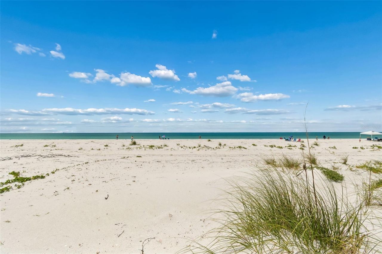 930 Eldorado Avenue, Clearwater Beach, FL 33767 Photo