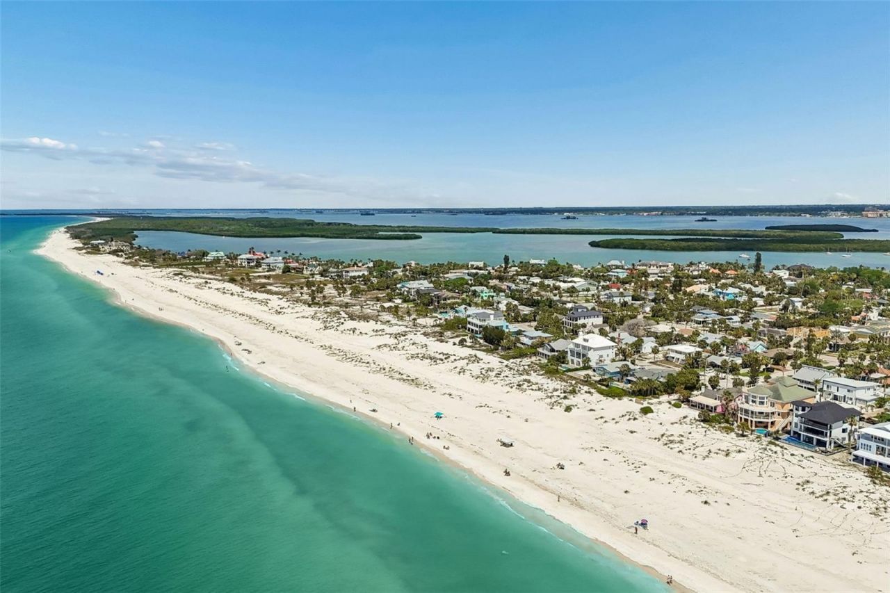 930 Eldorado Avenue, Clearwater Beach, FL 33767 Photo