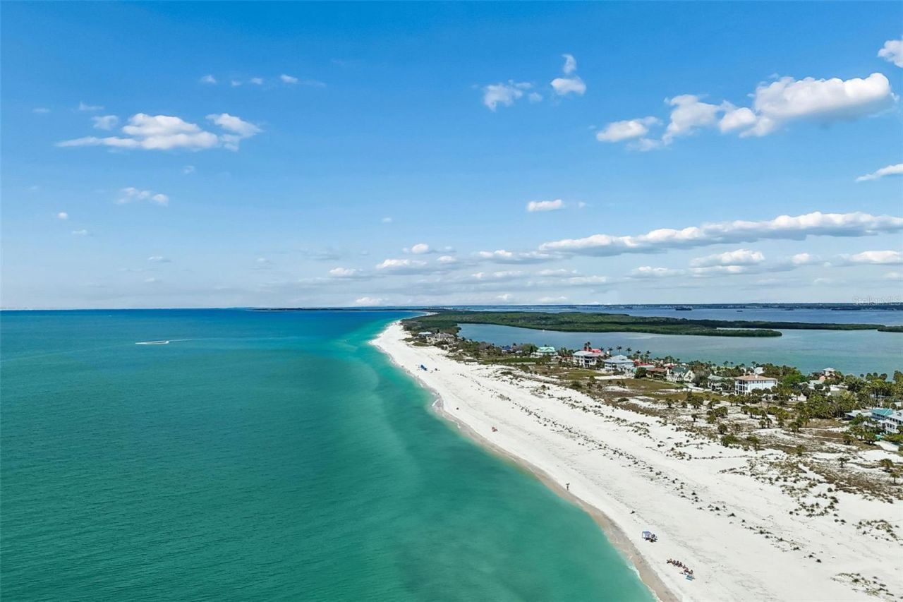 930 Eldorado Avenue, Clearwater Beach, FL 33767 Photo
