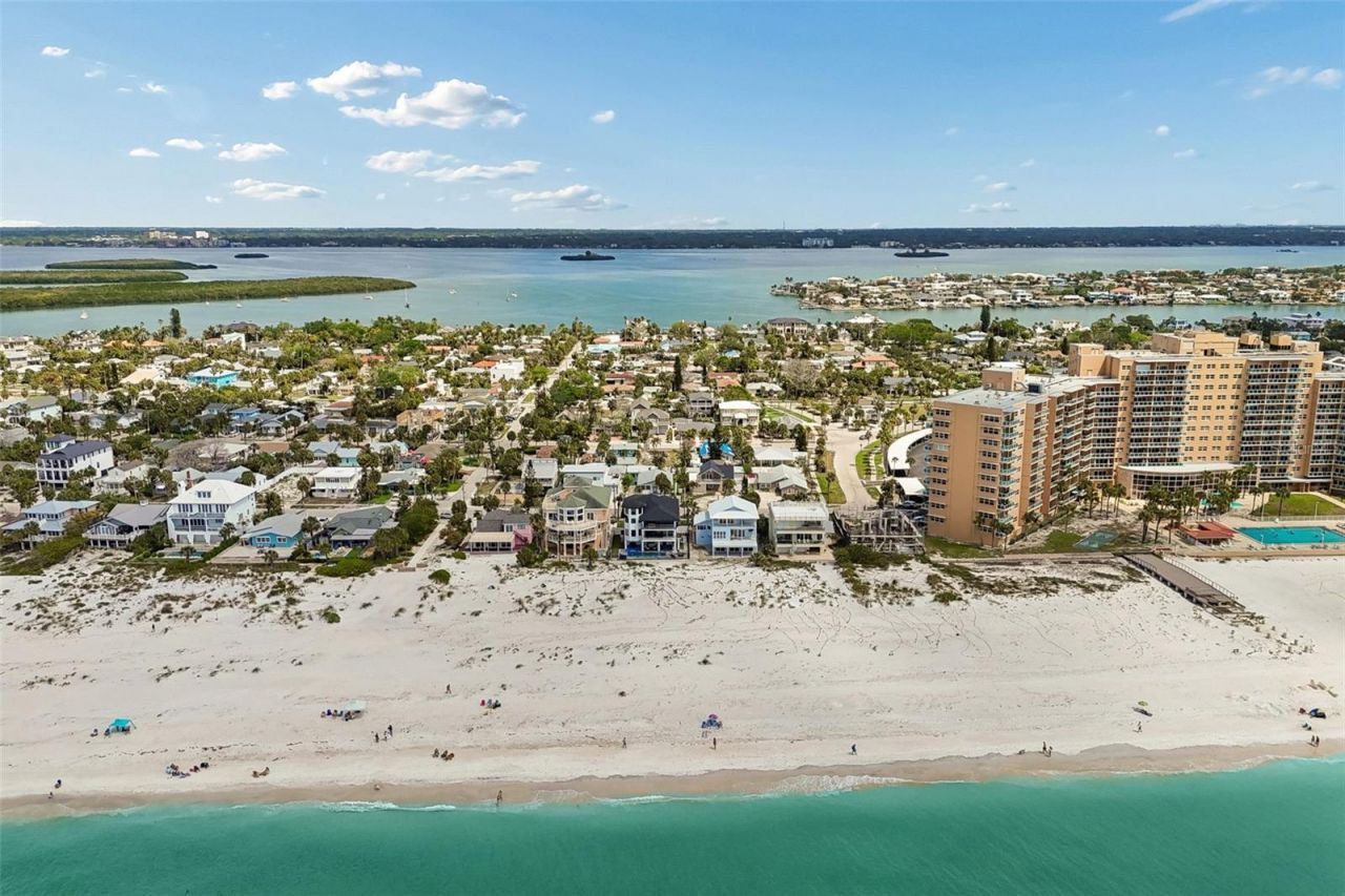 930 Eldorado Avenue, Clearwater Beach, FL 33767 Photo