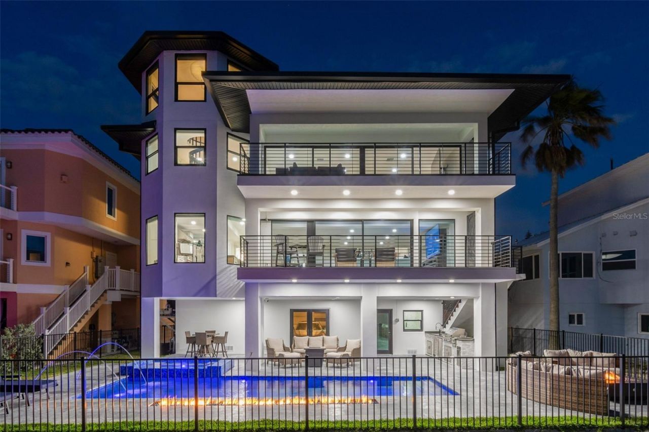 930 Eldorado Avenue, Clearwater Beach, FL 33767 Photo