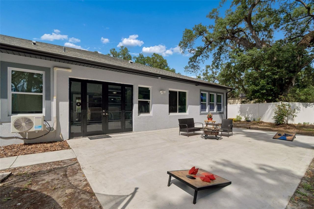 106 W 122nd Avenue, Tampa, FL 33612 Photo