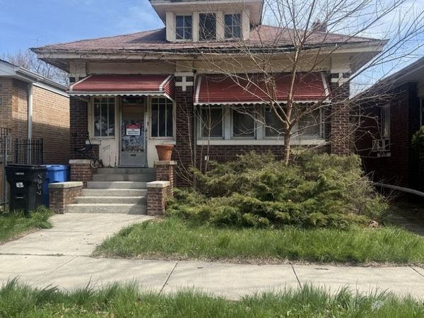7557 S Paxton Avenue , Chicago, IL 60649