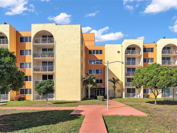 7010 NW 186th St, Unit 5-410, Hialeah, FL 33015