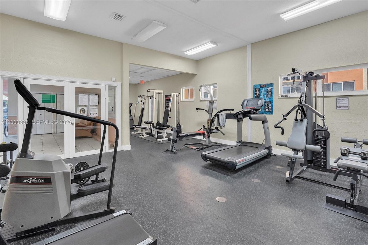 7010 NW 186th St, Unit 5-410, Hialeah, FL 33015 Photo