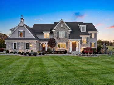 25 NEW WHITEHORSE WAY , MALVERN, PA 19355