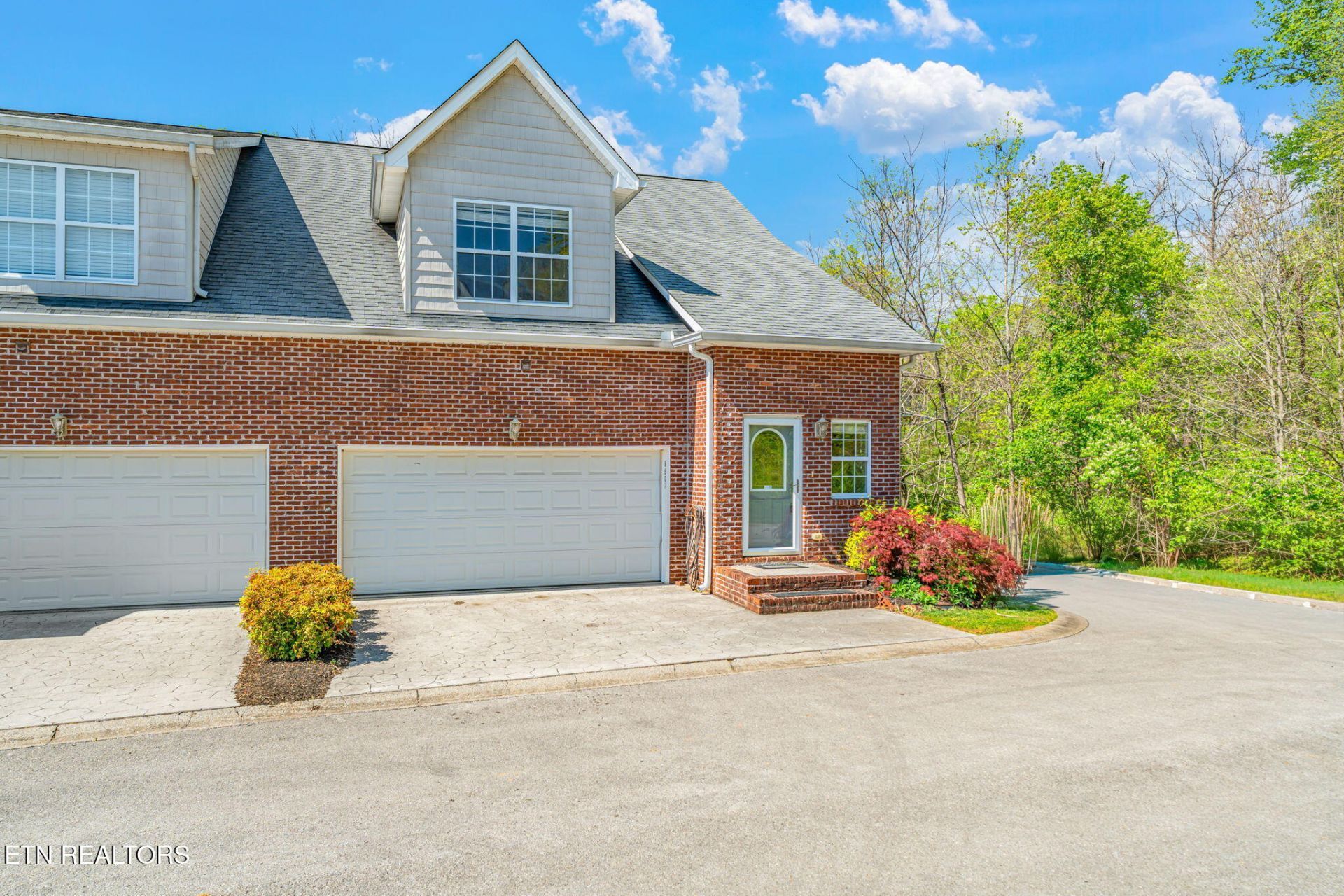 8601 Ashbourne Way, Knoxville, TN 37923 Main Photo