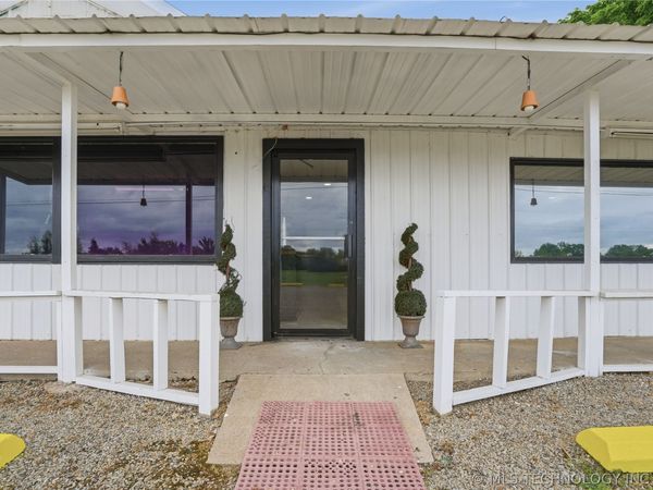 3301 W Cherokee , Sallisaw, OK 74955