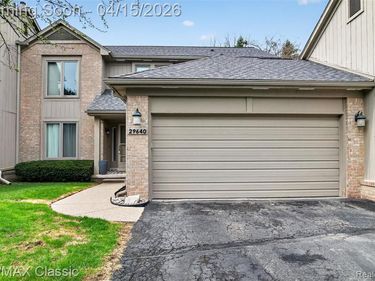 29640 Vista Court, Farmington Hills, MI 48331