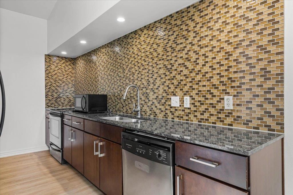 2200 Dickson Dr, Unit 227, Austin, TX 78704 Main Photo