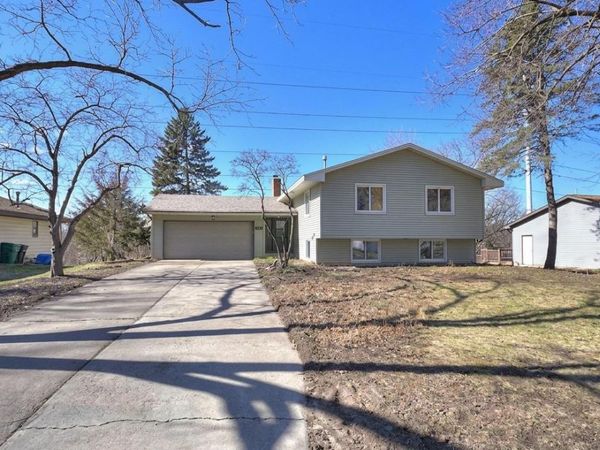 747 Terrace Drive, Roseville, MN 55113