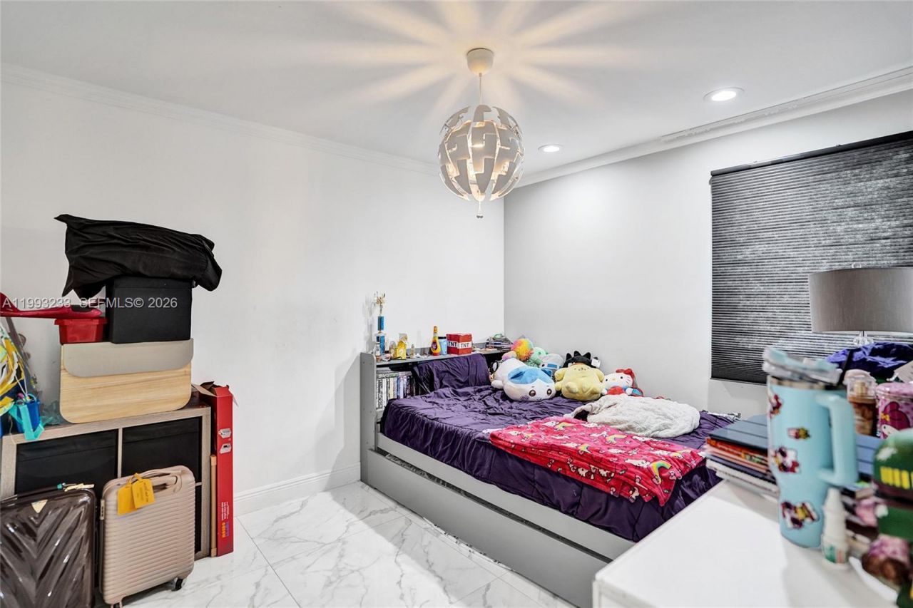 372 W Riverbend Dr, Sunrise, FL 33326 Photo