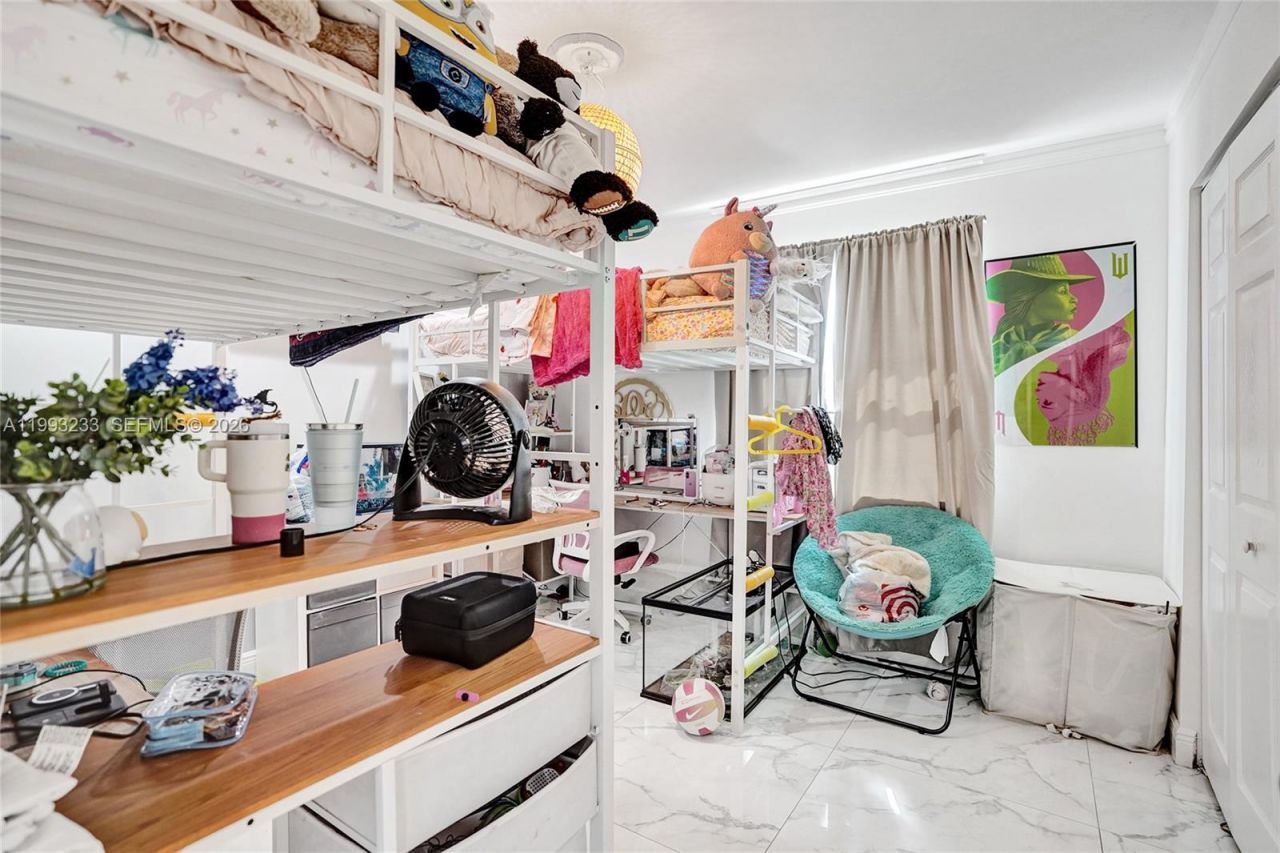 372 W Riverbend Dr, Sunrise, FL 33326 Photo