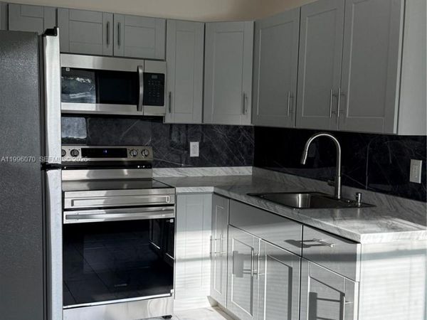 6071 SW 33rd St, Unit 4, Miramar, FL 33023