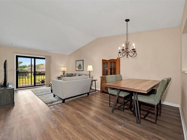 9449 Boca Cove Cir, Unit 911, Boca Raton, FL 33428