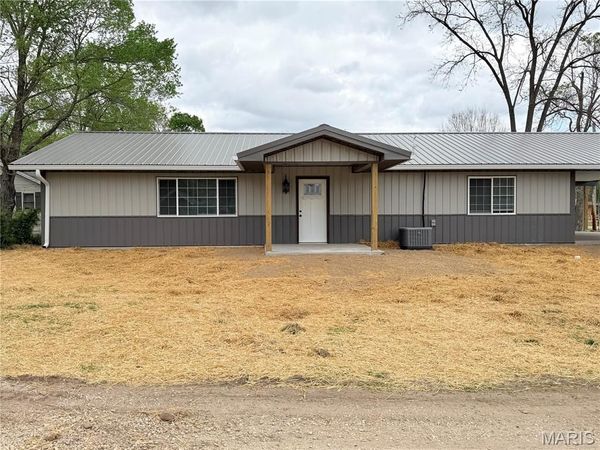 211 Maple St , Pilot Knob, MO 63663