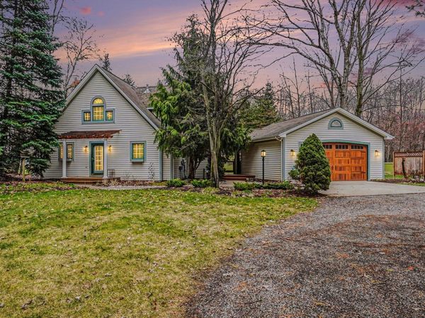 9362 Clubhouse Drive W, Stanwood, MI 49346