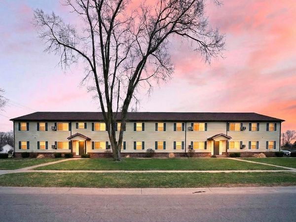 1230 Bedford Woods Drive, Toledo, OH 43615