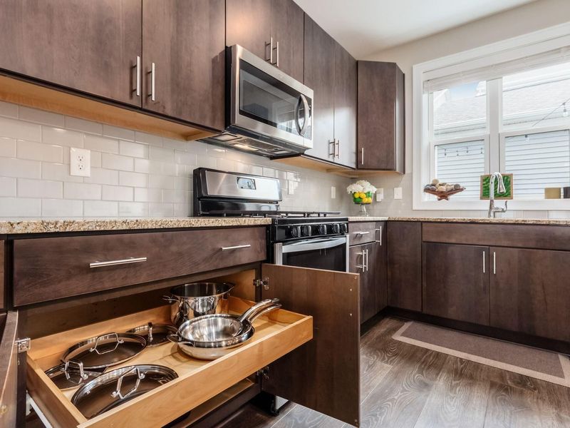 1232 N Grant Avenue, Unit P, Columbus, OH 43201 Photo 21