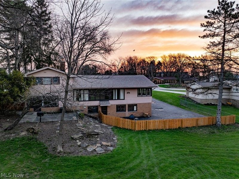 25510 Bryden Road, Beachwood, OH 44122 Photo 2