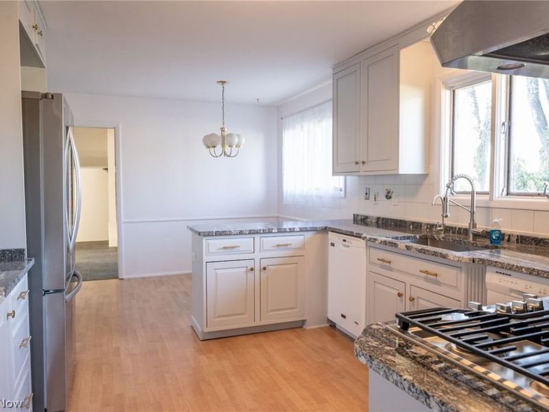 25510 Bryden Road, Beachwood, OH 44122 Photo 8