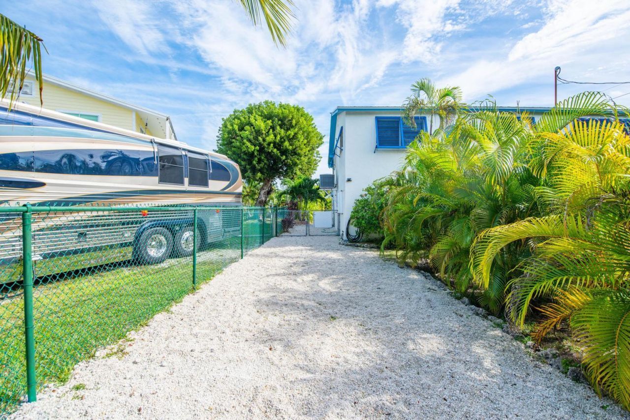 421 Ixora Drive, Big Pine Key, FL 33043 Photo